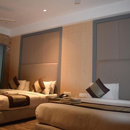 Hotel Superb 5 Mins Walk From New Delhi Station Ngoại thất bức ảnh